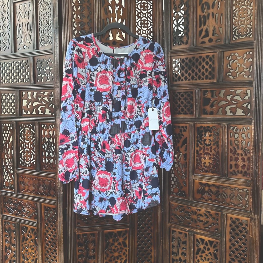 NWT Leith medium blue floral key hole cutout longsleeve romper slit sleeves.